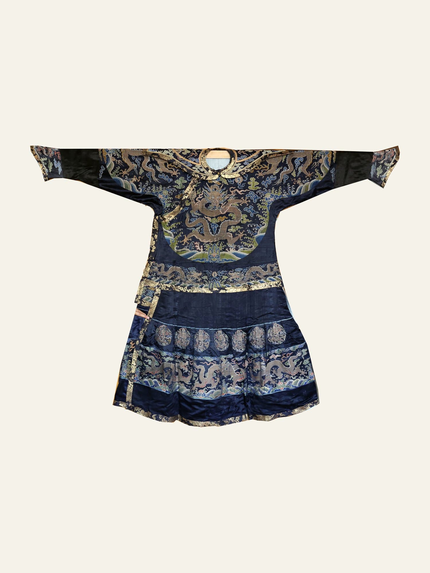A second chaofu robe of the same type
