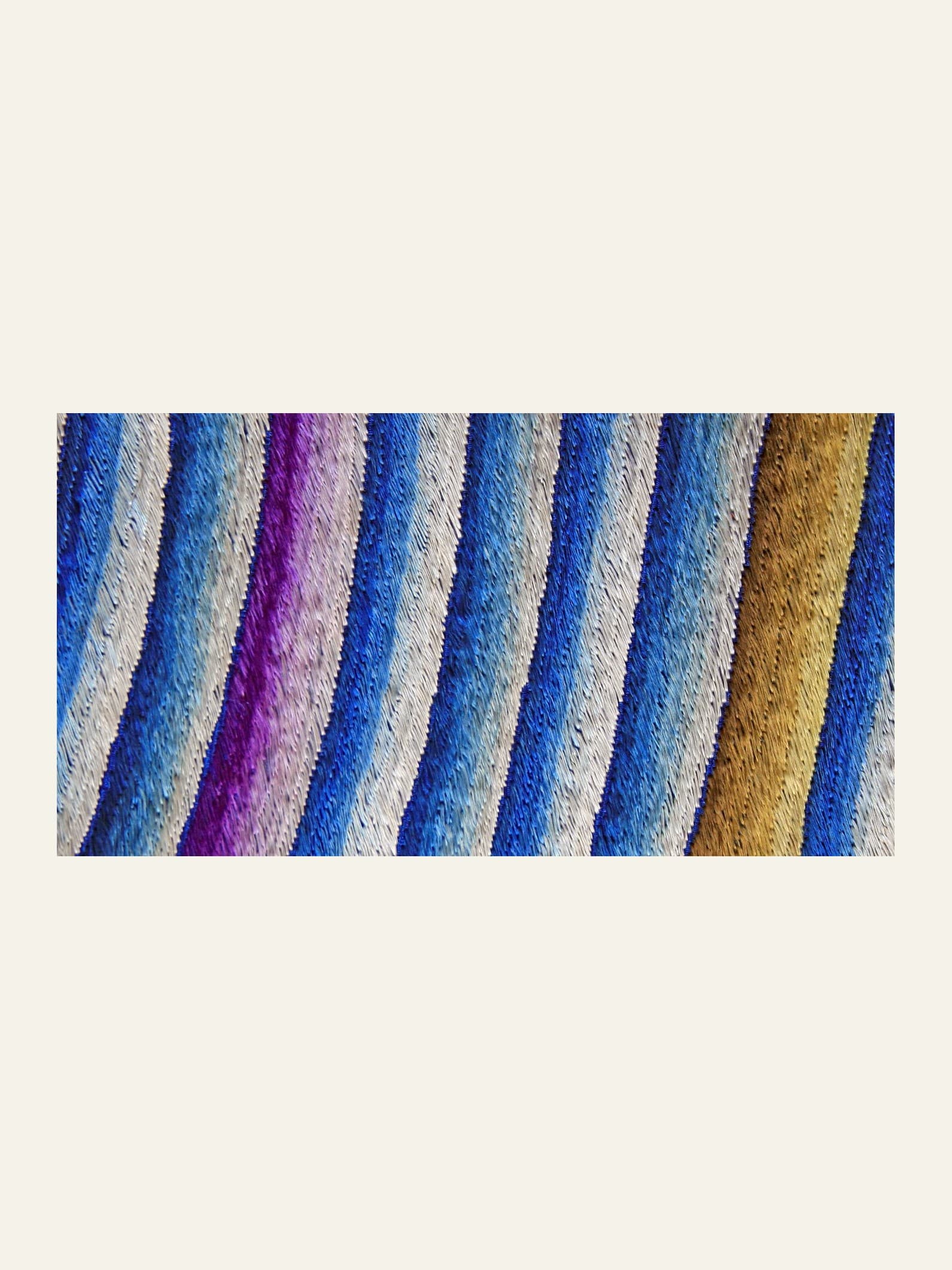 Detail of the vertical water band